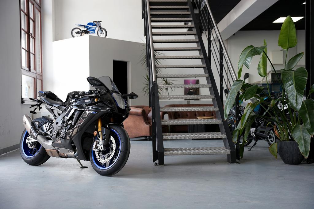 Yamaha YZF-R1 M RN65 | Erst 1831km | AKRAPOVIC |