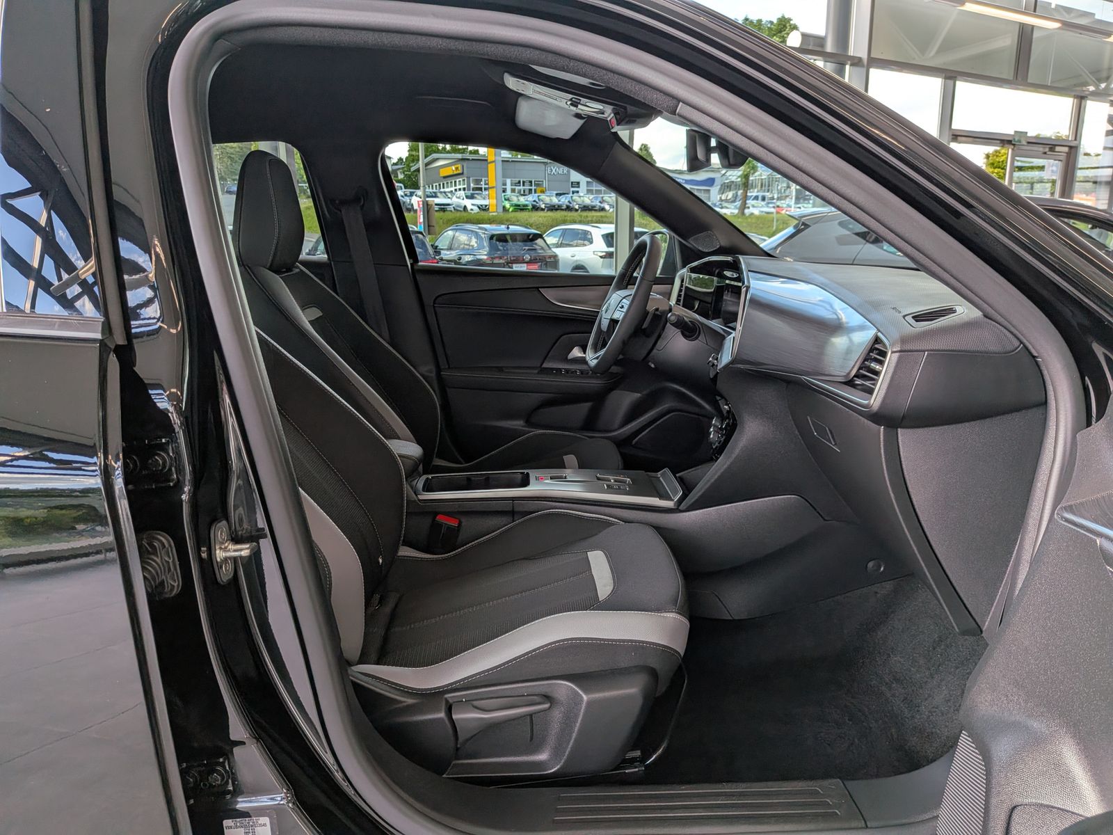 Fahrzeugabbildung Opel Mokka GS Black ACC Cam Matrix LHz TECH-PAKET 17"