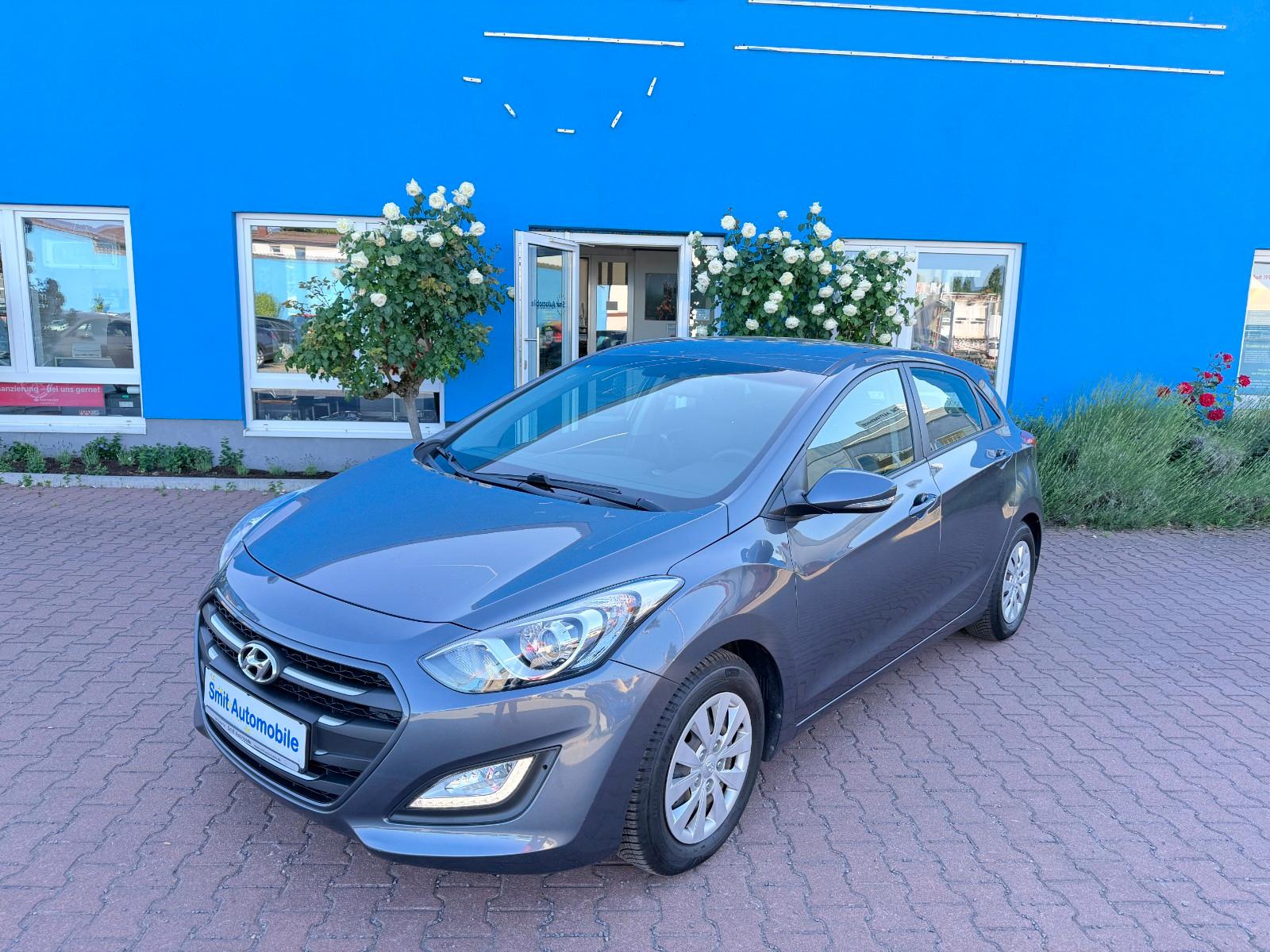 Hyundai i30 Limosine Klima/Einparkhilfe/Kamera/Navi