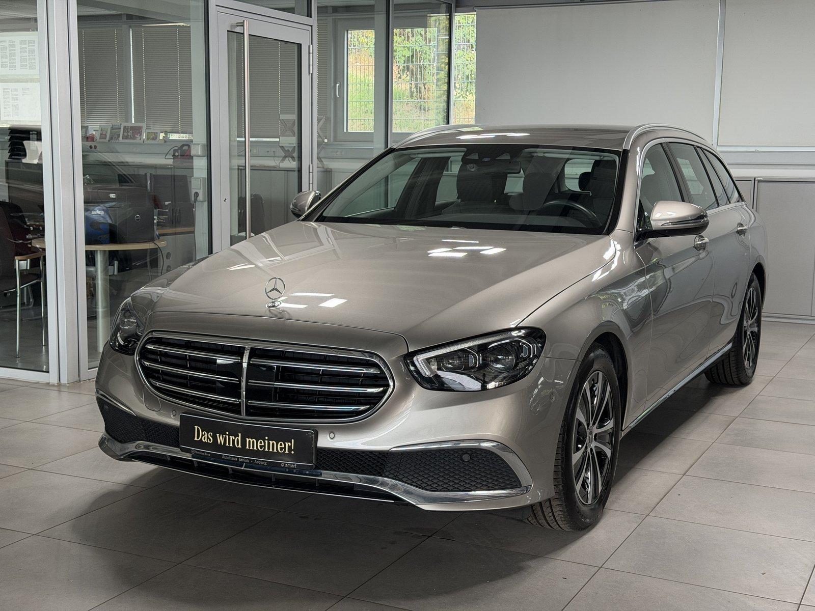 Mercedes-Benz E 220d 4M T Exclusive DISTRONIC+ LED+PDC&KAM+SHZ