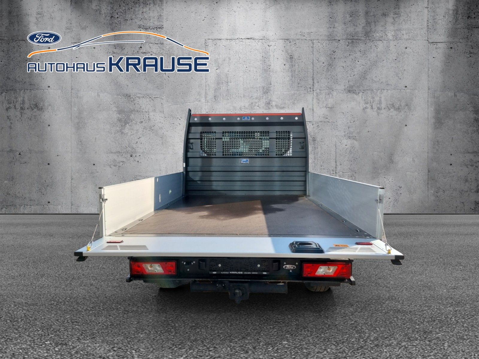 Fahrzeugabbildung Ford Transit Pritsche 350 L3 Doppelkabine Trend