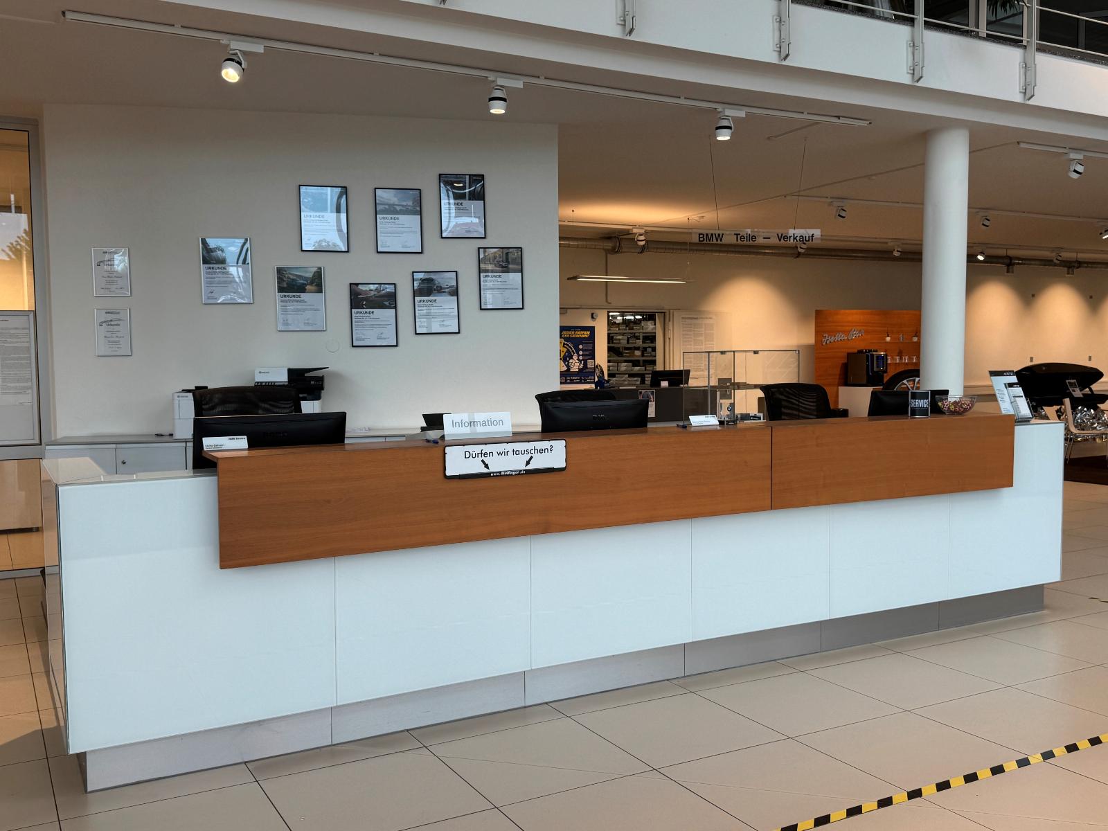 showroom-image-bottom
