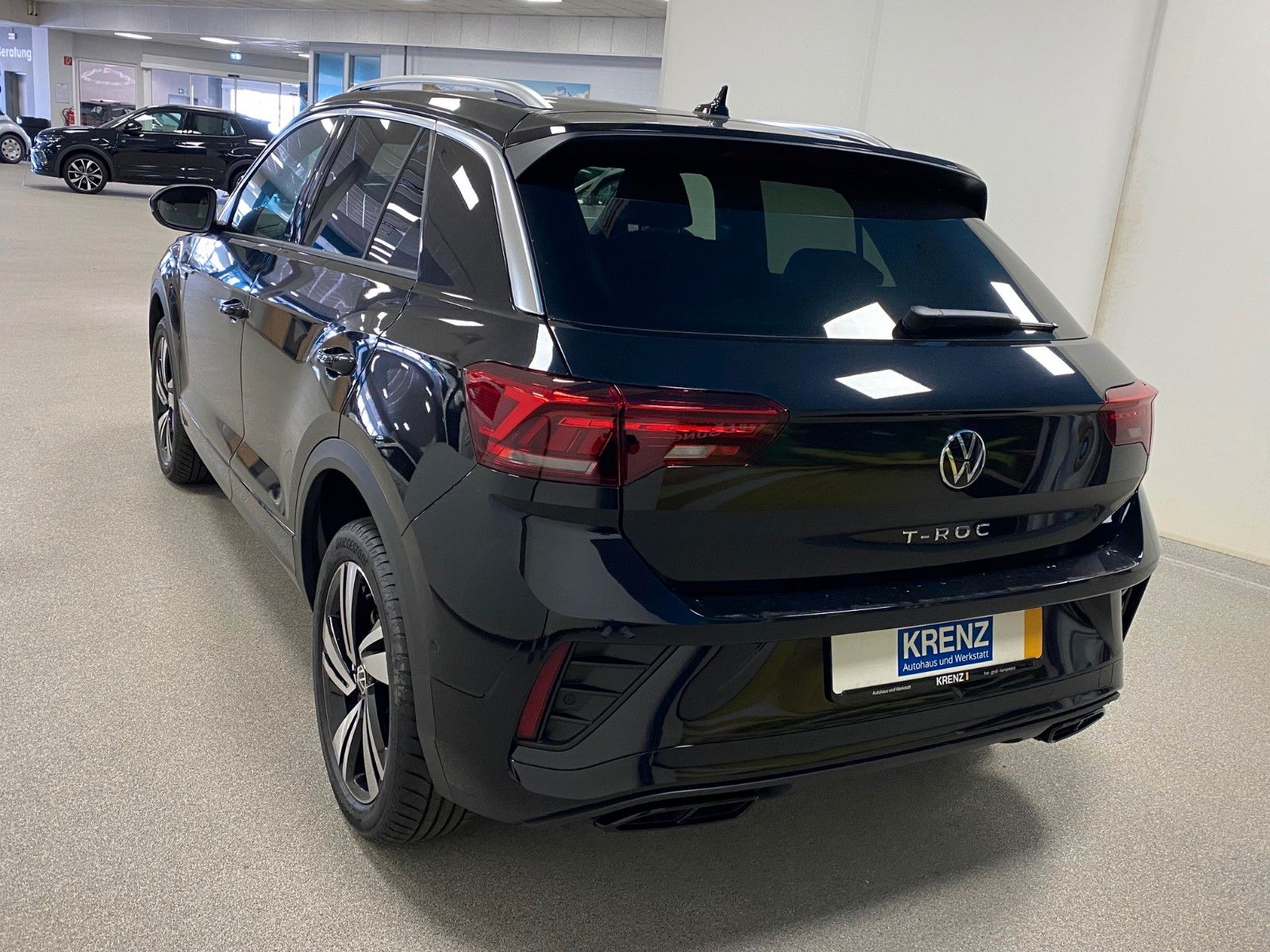 Fahrzeugabbildung Volkswagen T-Roc 1.5 TSI DSG R-Line+ACC+iQ Light MATRIX+18"