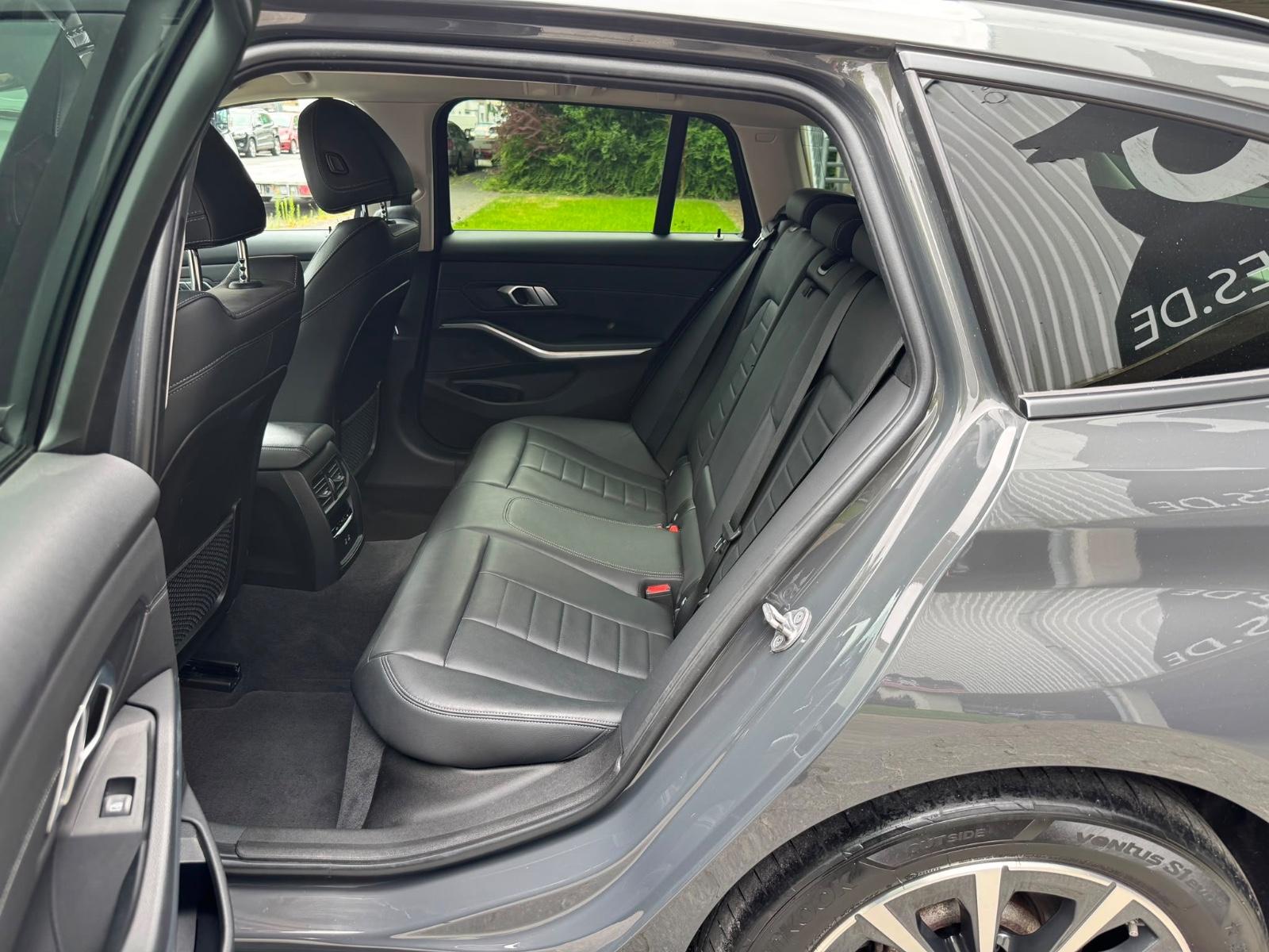 BMW 320e Touring  Advantage