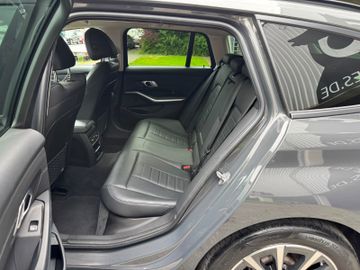 BMW 320 - 6