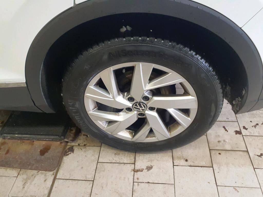 Fahrzeugabbildung Volkswagen Tiguan Active TSI *Navi*ACC*LED*PDC*Sitzhzg*Cam*