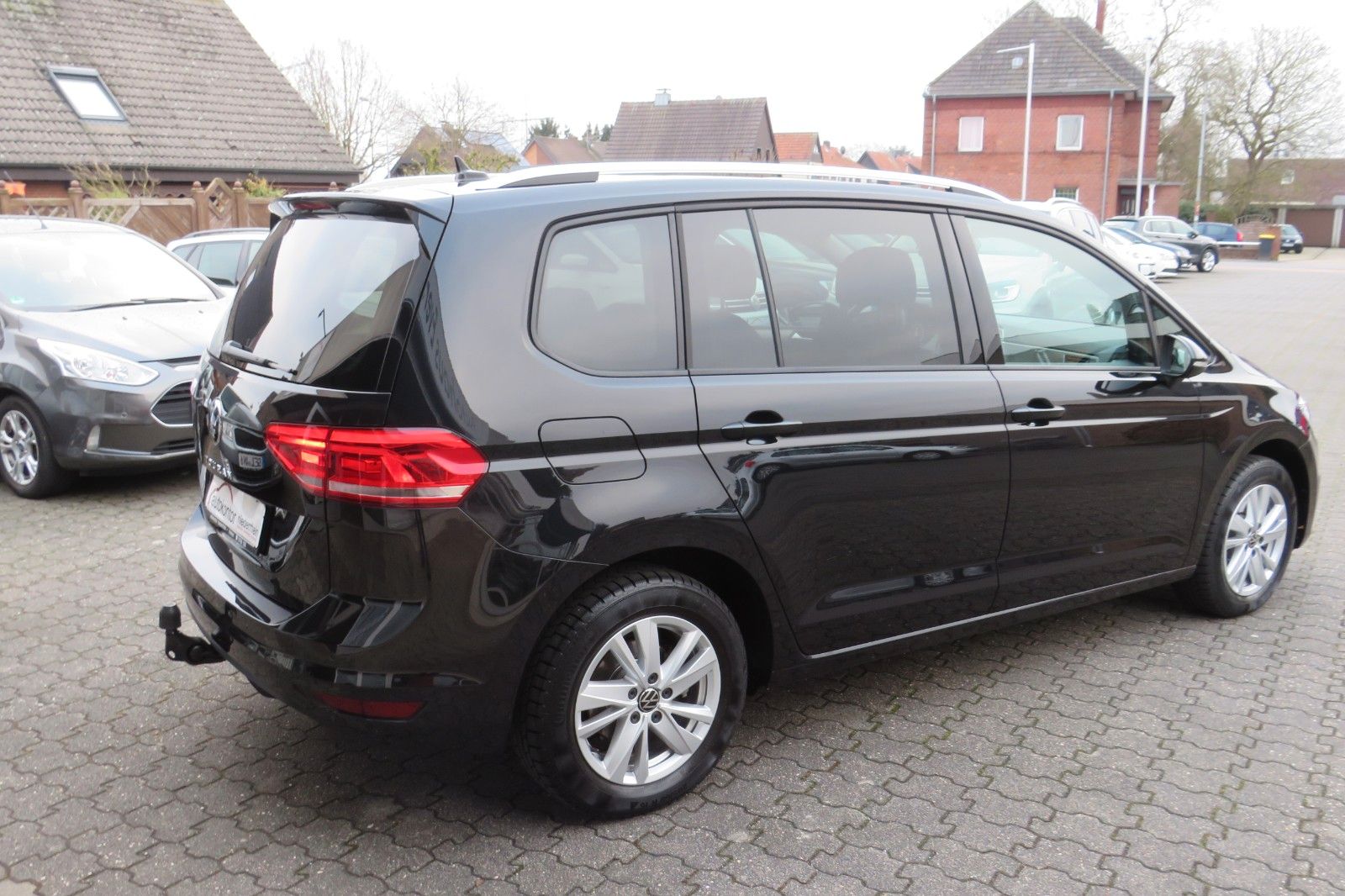 Fahrzeugabbildung Volkswagen Touran Comfort DSG AHK 7-SITZE KAMERA LED 1.H