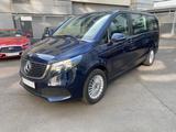 Mercedes-Benz EQV 300 lang - blaue Mercedes-Benz EQV