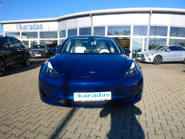 Fahrzeugabbildung Tesla Model 3 Standard RWD >Wärmep/Autopilot/Glasdach<