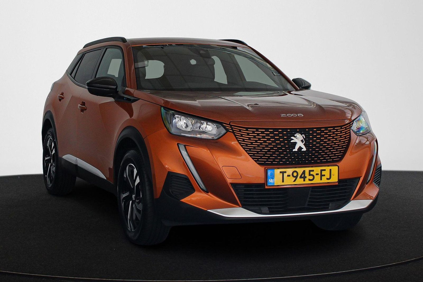 Peugeot e-2008 EV Allure 50 kWh imagem 2