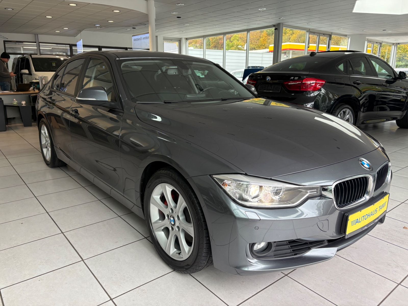 Fahrzeugabbildung BMW 325 d Lim. F30 *NAVIGATION*AMBIENTE*