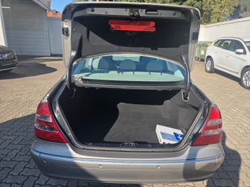 Mercedes E 200 - 8