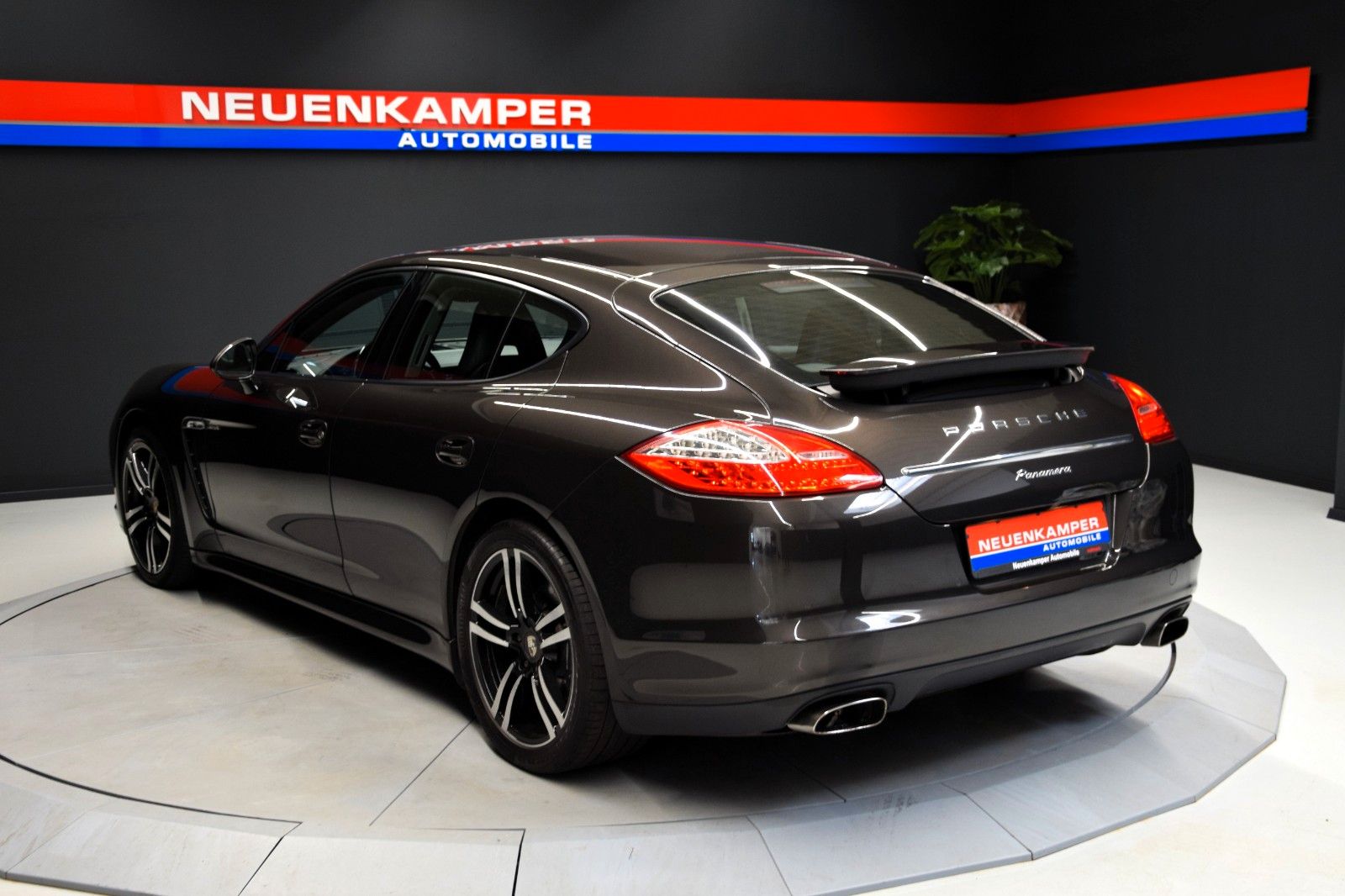 Fahrzeugabbildung Porsche Panamera Diesel ACC Bi-Xenon Kamera Sp.Chrono