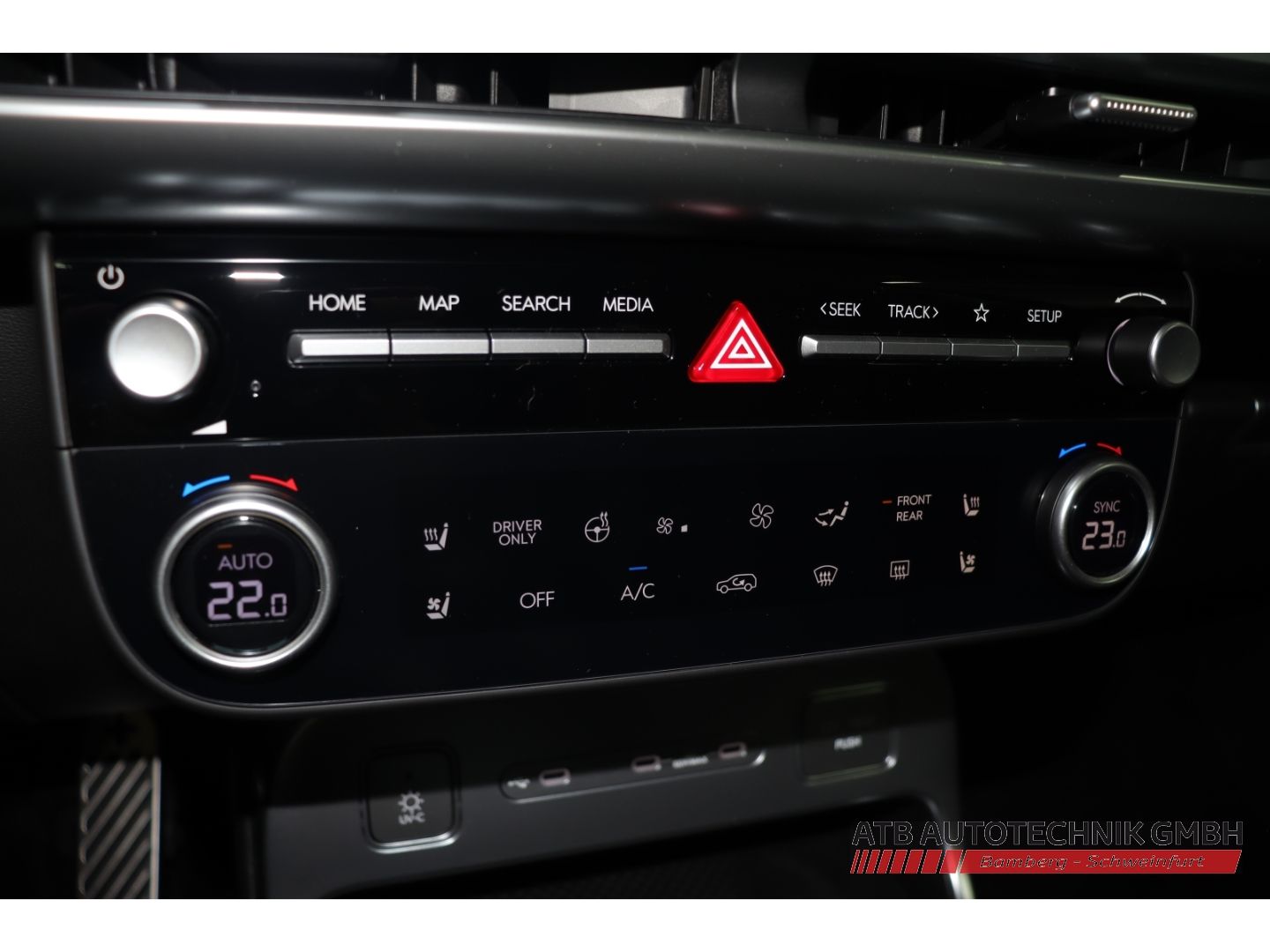 Fahrzeugabbildung Hyundai IONIQ 9 6-Sitzer MY26 UNIQ 110 kWh 307 PS PANO-D