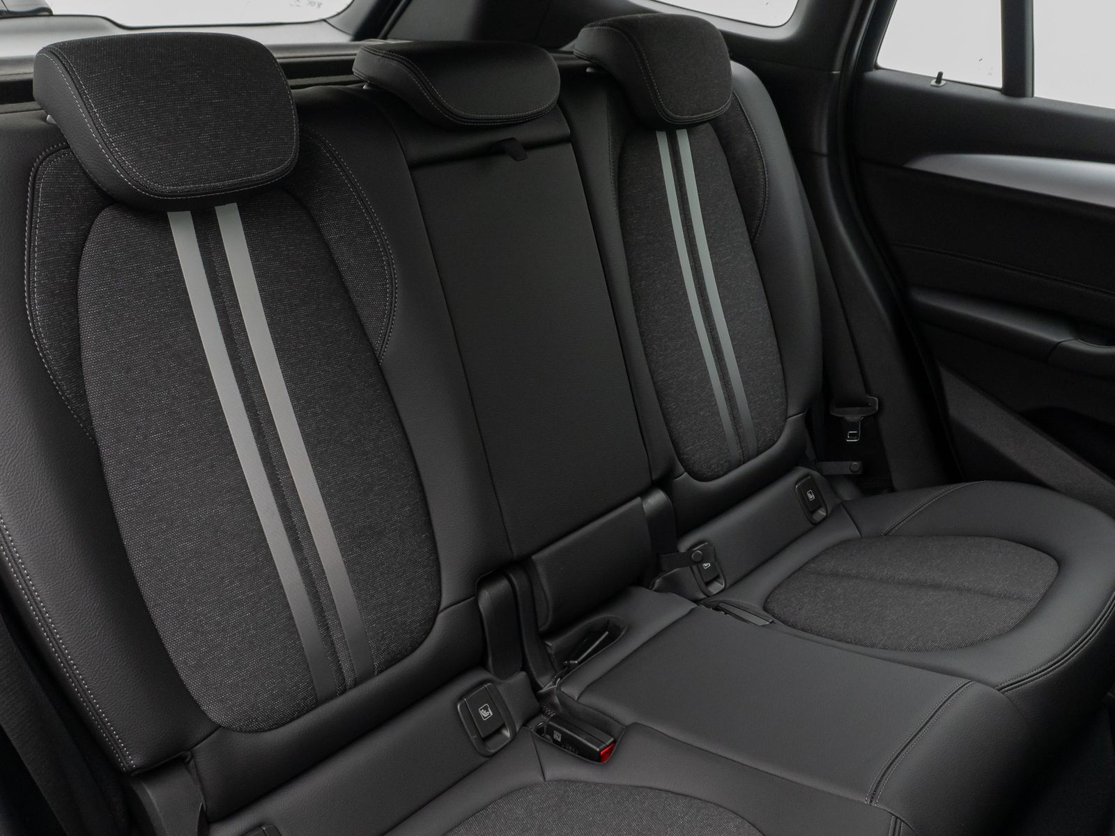 Fahrzeugabbildung BMW X1 sD18d Parkassist DAB Navi DrivAssis PDC Sport