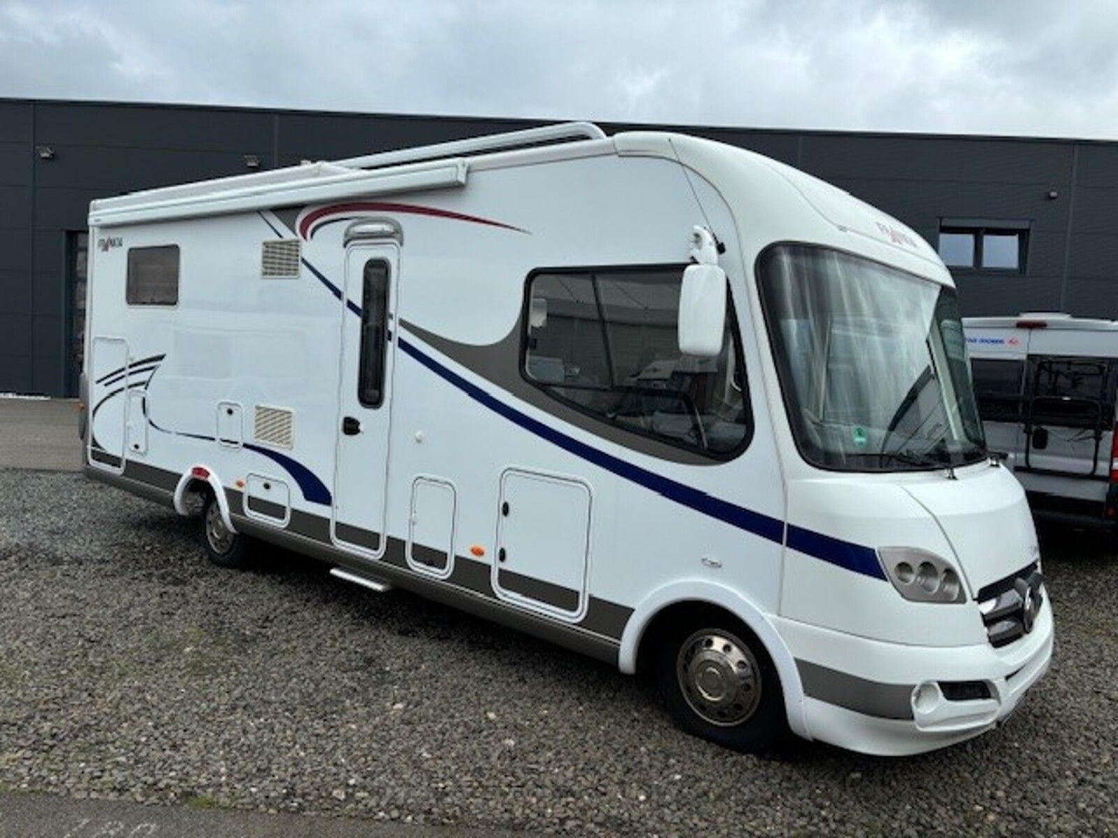 Fahrzeugabbildung Frankia Luxury Class 7900 Solar,SAT,Hubstützen,Dachklima