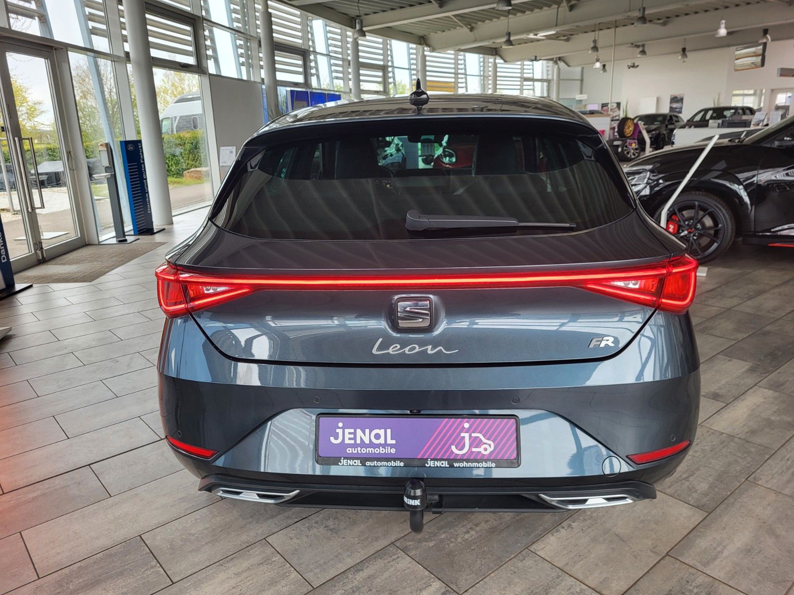 Fahrzeugabbildung SEAT Leon FR AHK/WINTER-P/LED/NAVI/KEYLESS/KAMERA