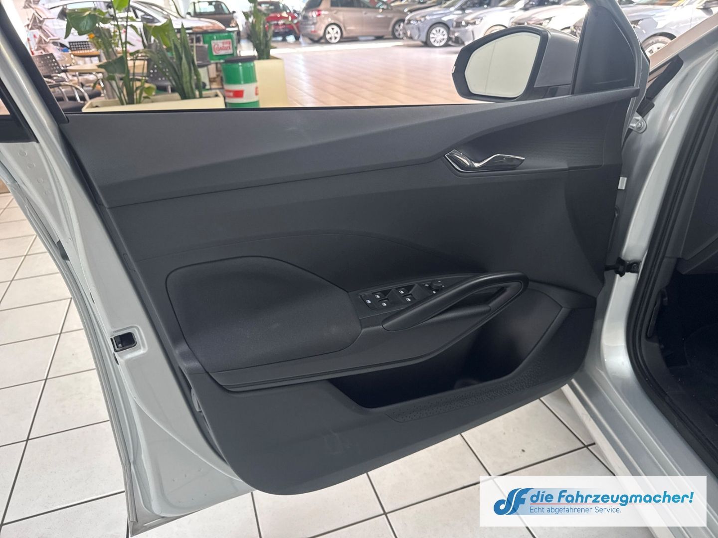 Fahrzeugabbildung SKODA Fabia Tour Automatik Navi DigiCockpit LED Apple