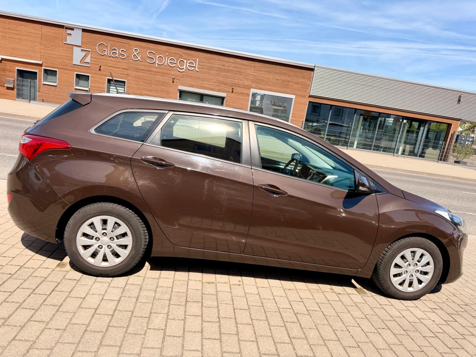 Hyundai i30 cw blue Trend/TÜV§INSPEKTIONNEU