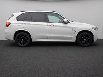 Fahrzeugabbildung BMW X5 xD40d M Sport Kamera Panorama HUD DAB H/K AHK