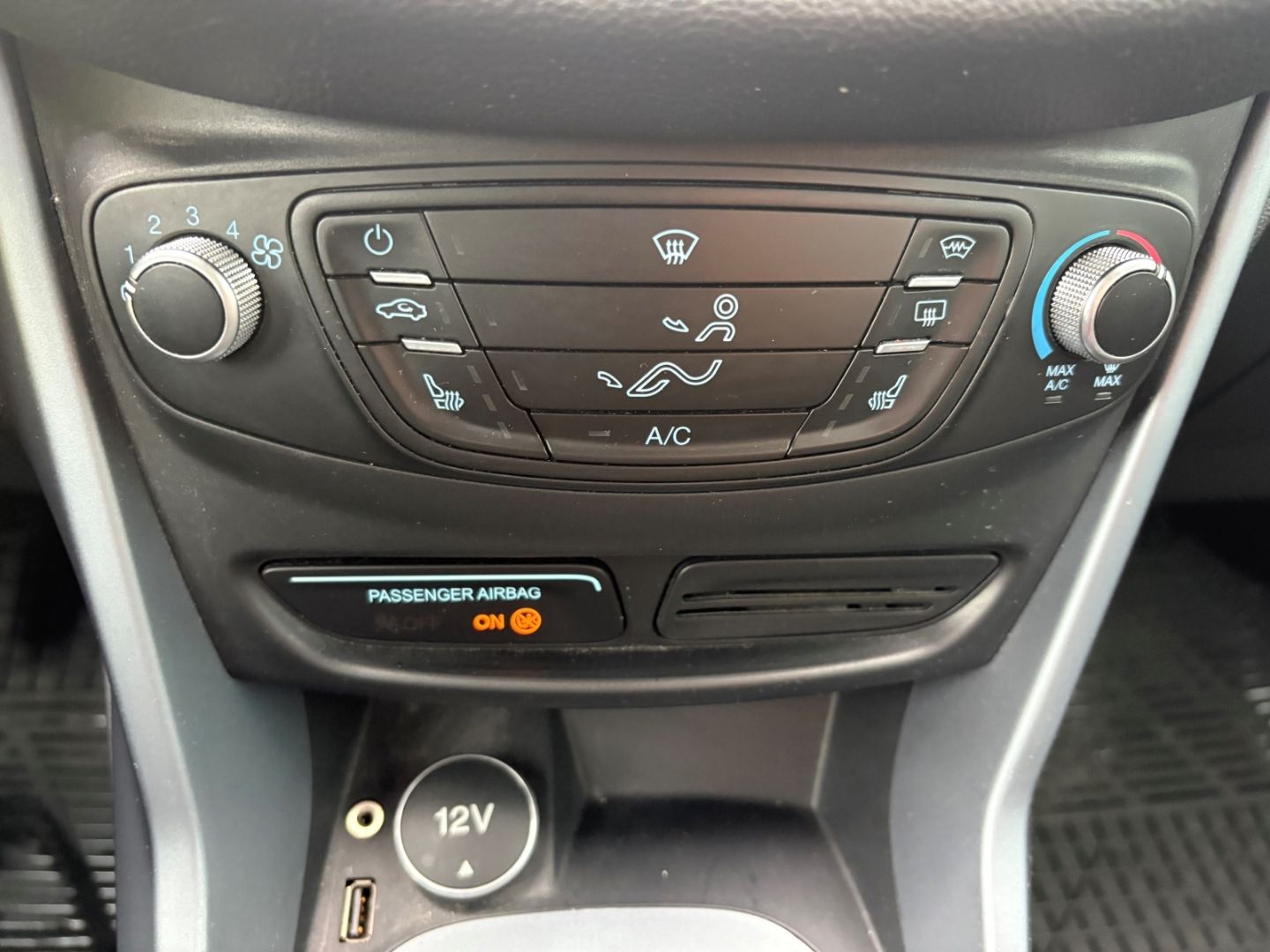 Fahrzeugabbildung Ford B-Max Trend BeheizbareWSS PDC KLIMA