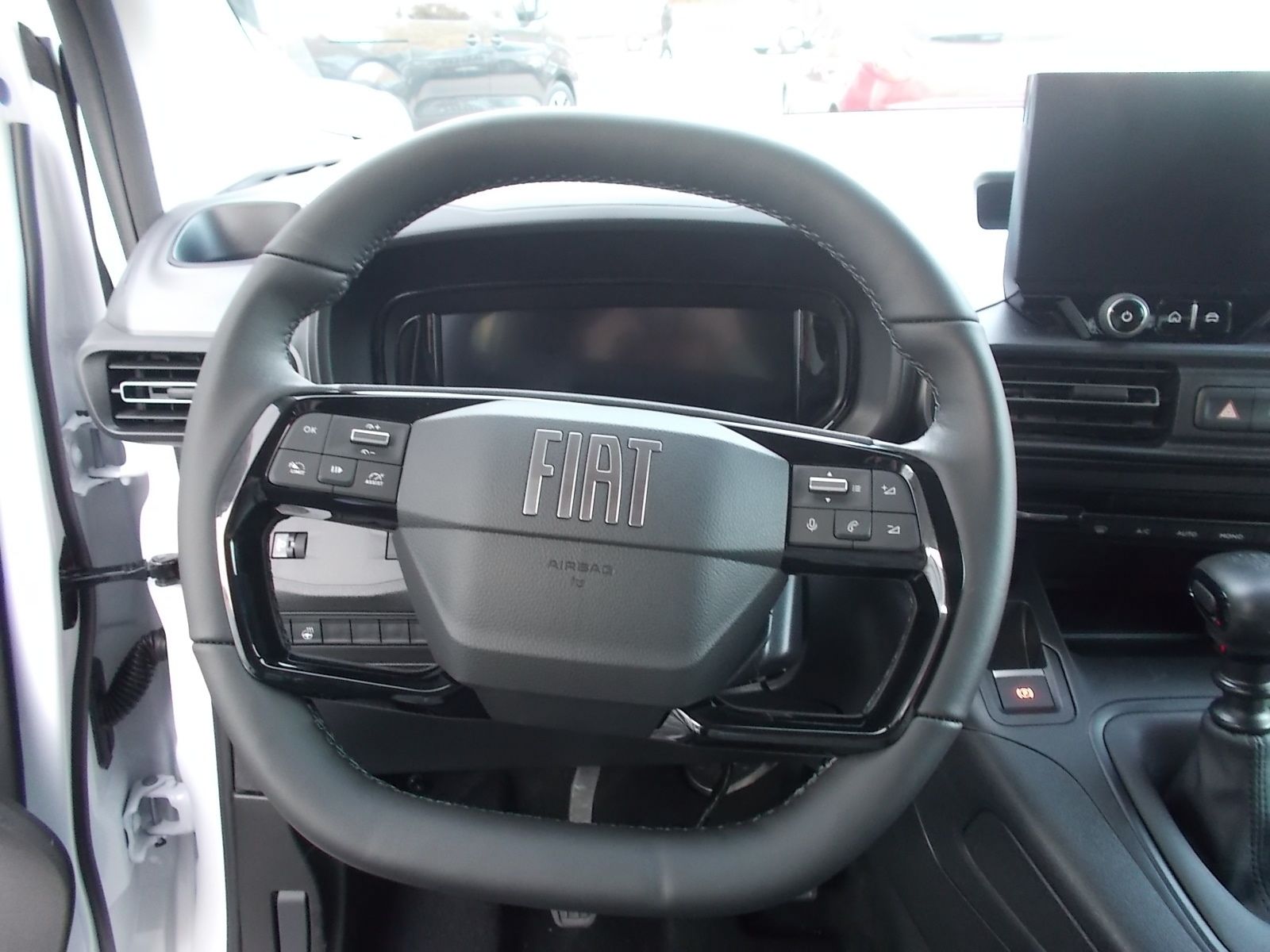 Fahrzeugabbildung Fiat Doblo Kombi L2 1.5 BlueHDi