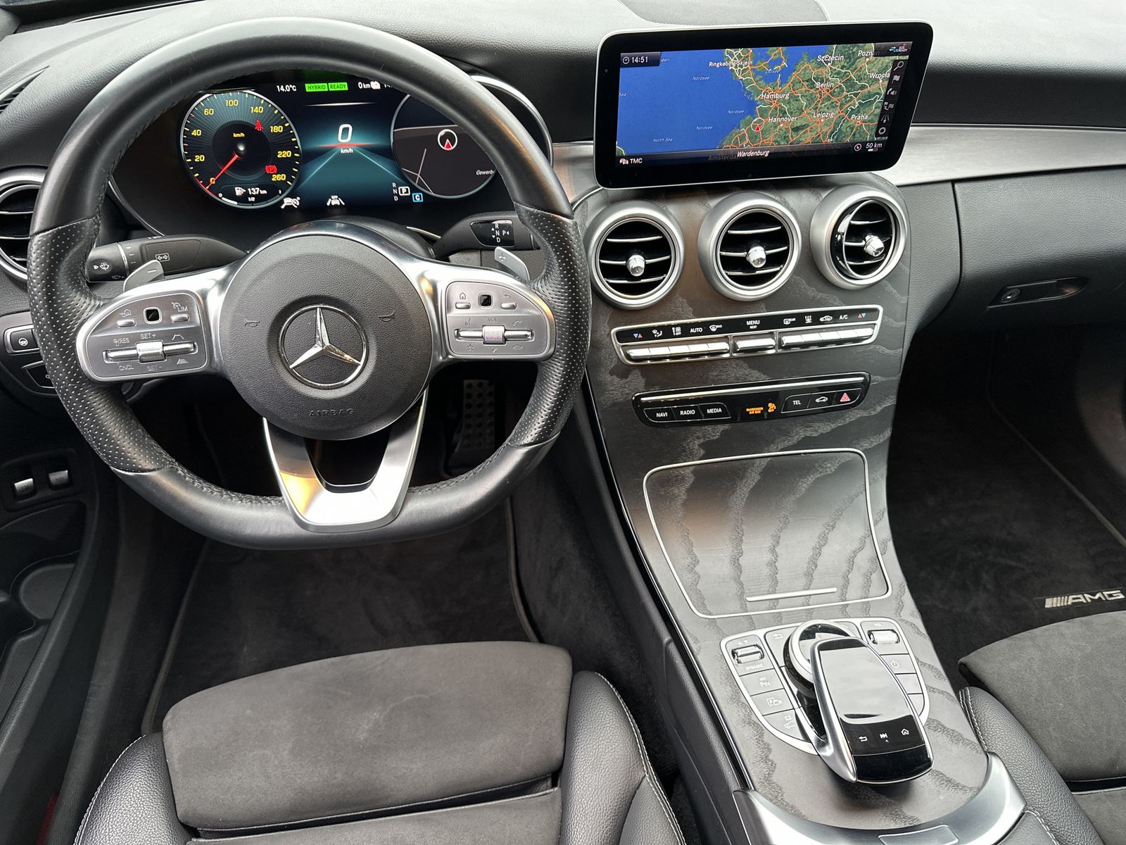Fahrzeugabbildung Mercedes-Benz C 300e AMG-Line NAV+LED+CARPLAY+WIDESCREEN+DAB