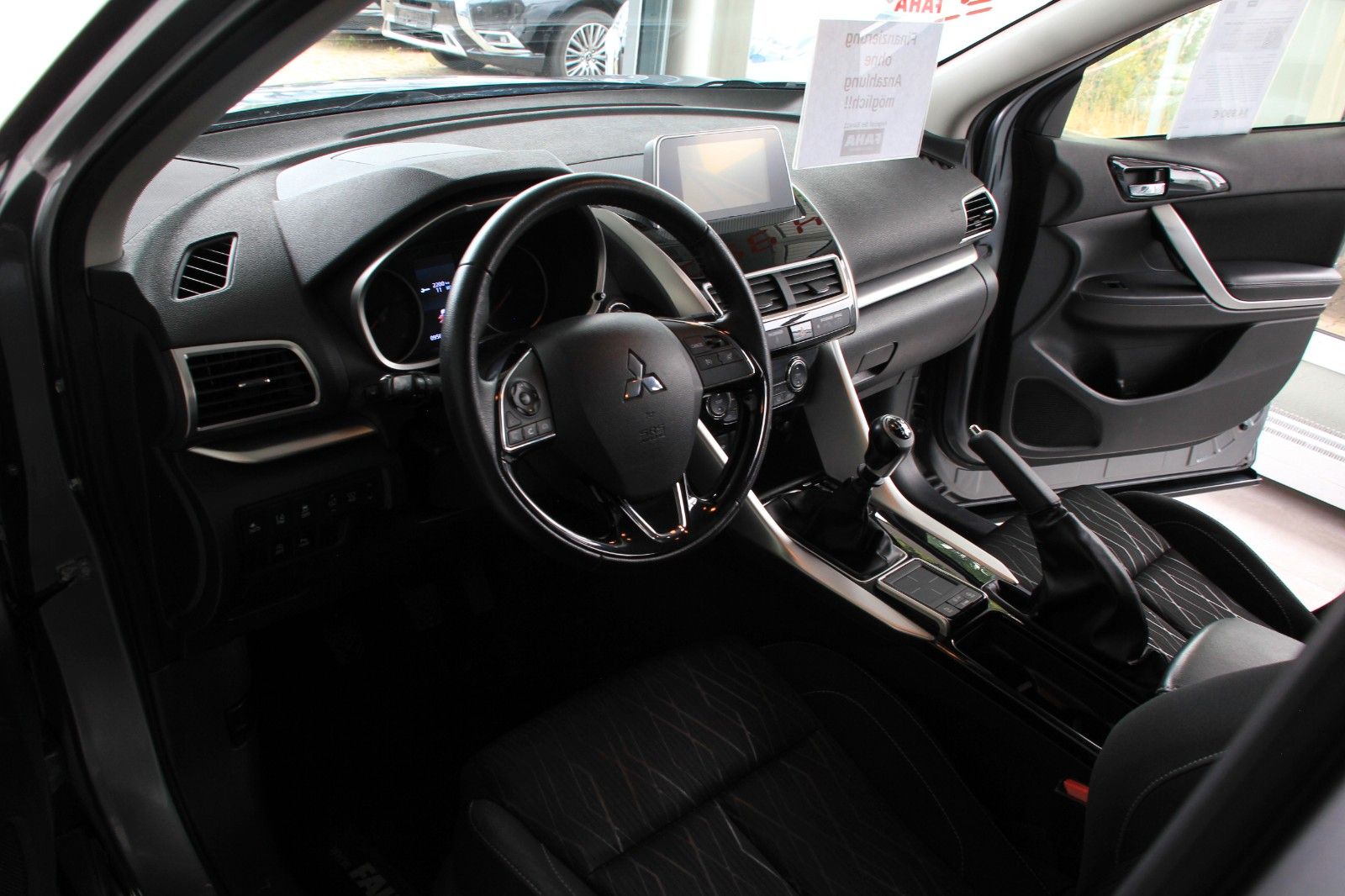 Fahrzeugabbildung Mitsubishi Eclipse Cross Intro Edition 2WD