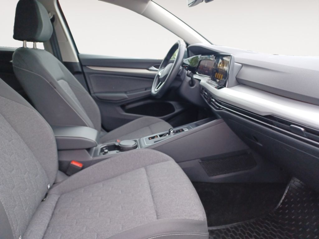 Fahrzeugabbildung Volkswagen Golf 2.0 TDI DSG Life Navi, AHZV, ACC, Kamera