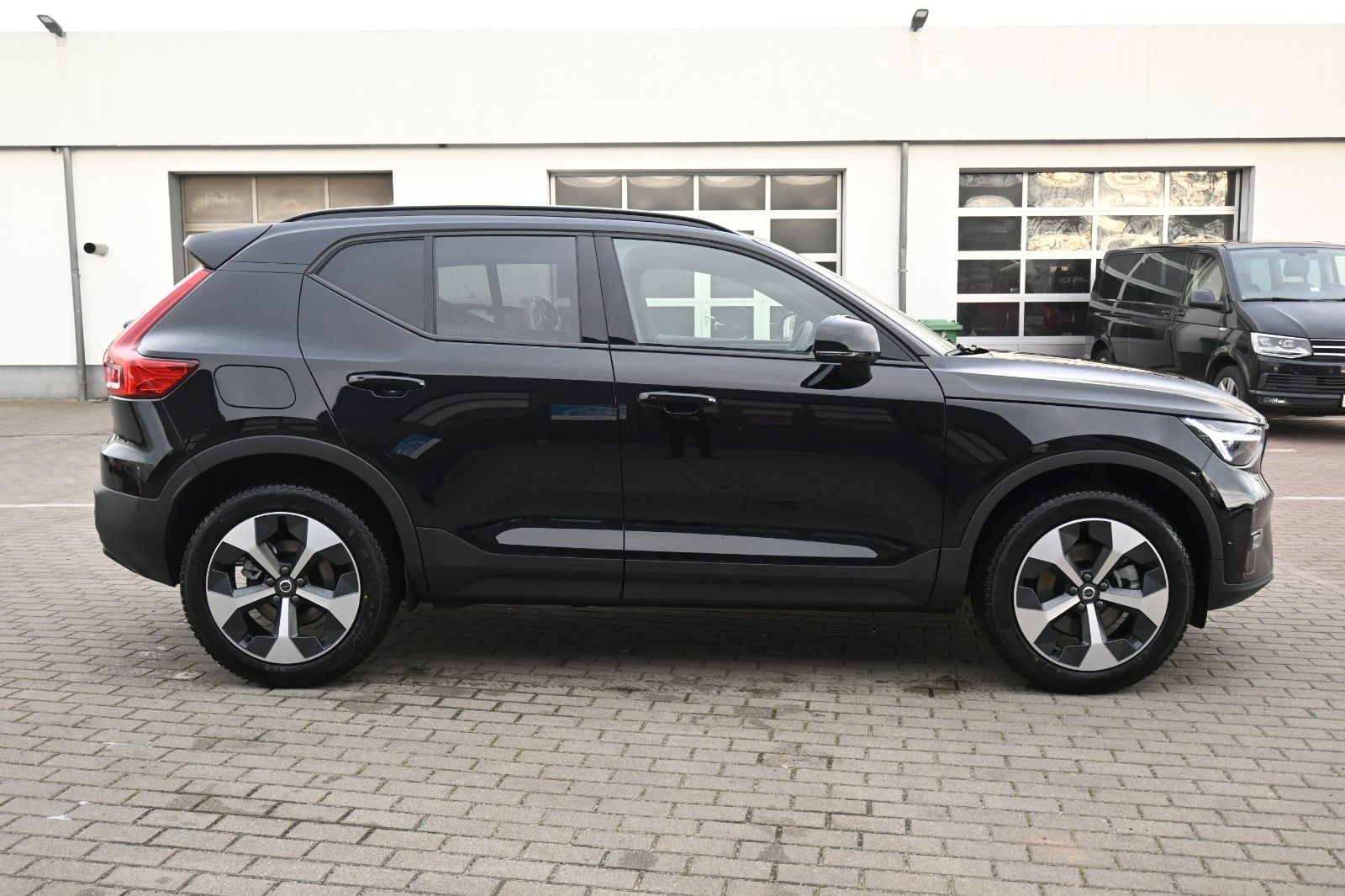 Fahrzeugabbildung Volvo XC40 B4 Dark*FSHZG*360°*PANO*ACC*AHK*PIXEL