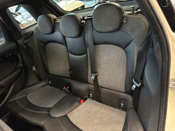 MYAUTOCENTER – Gebraucht- und Jahreswagen mit Werkstattservice in Pfaffenhofen MINI Mini 5-trg. Cooper D *Navi*Pano*