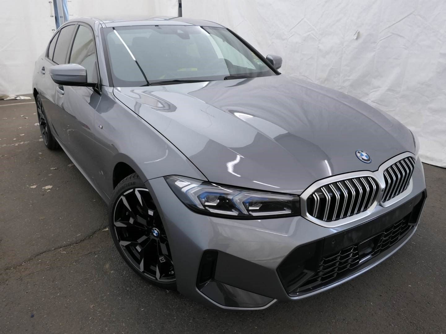 BMW 330 - Bild 3