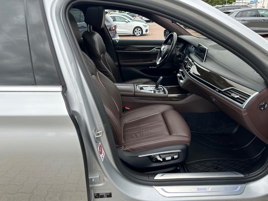 BMW 730