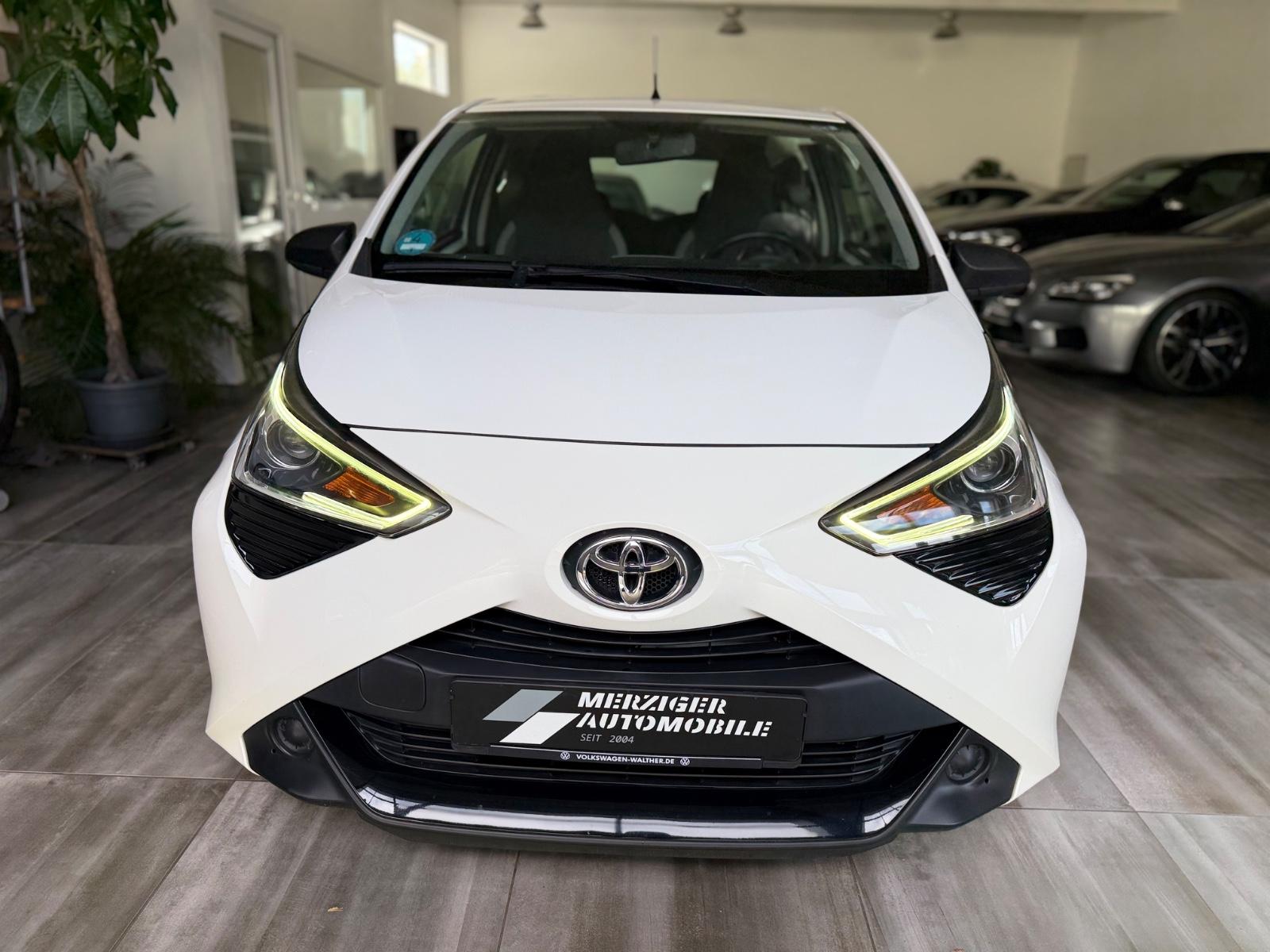 Toyota AYGO x-play *LED*BT*Klima*Tempomat*Lederlenkrad*