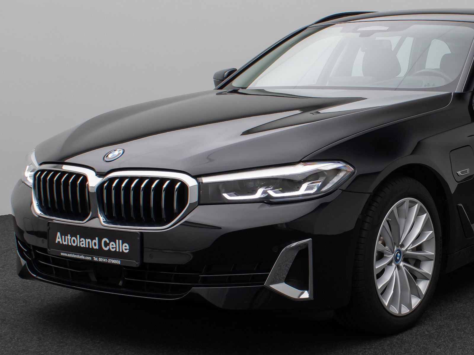 Fahrzeugabbildung BMW 530e Luxury Line Panorama Kamera HUD DAB 4xKlima