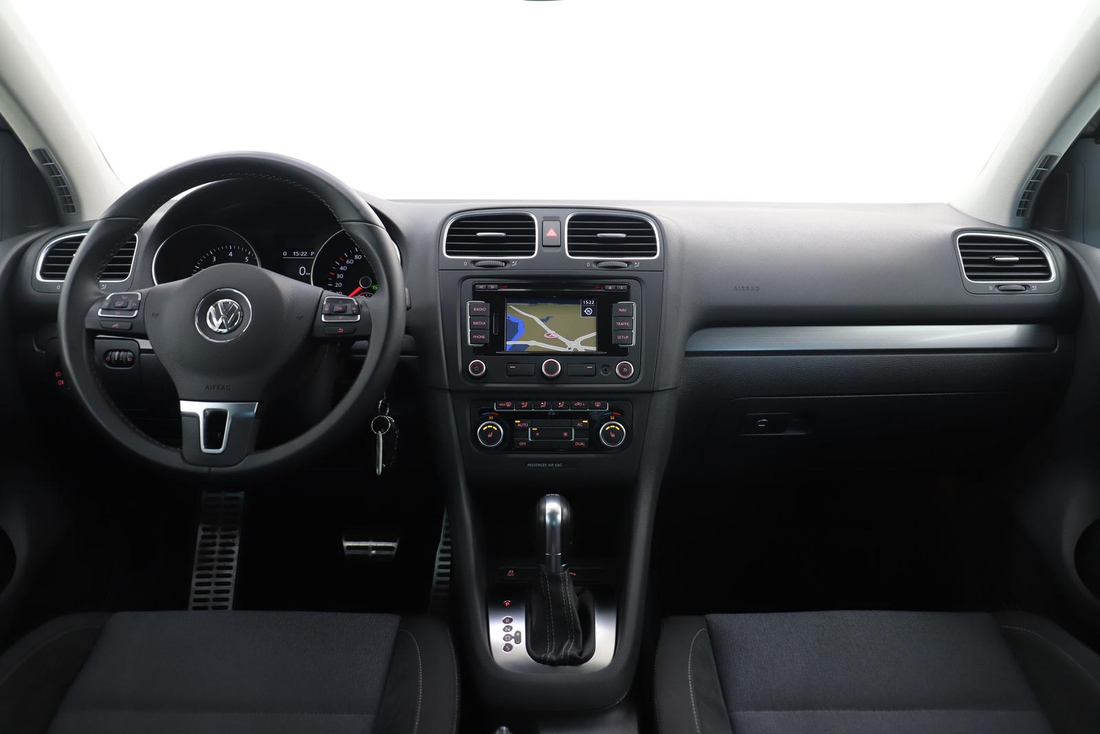 Volkswagen Golf 6 1.2TSI 86PS DSG Style Navi PDC SHZ 1Hand
