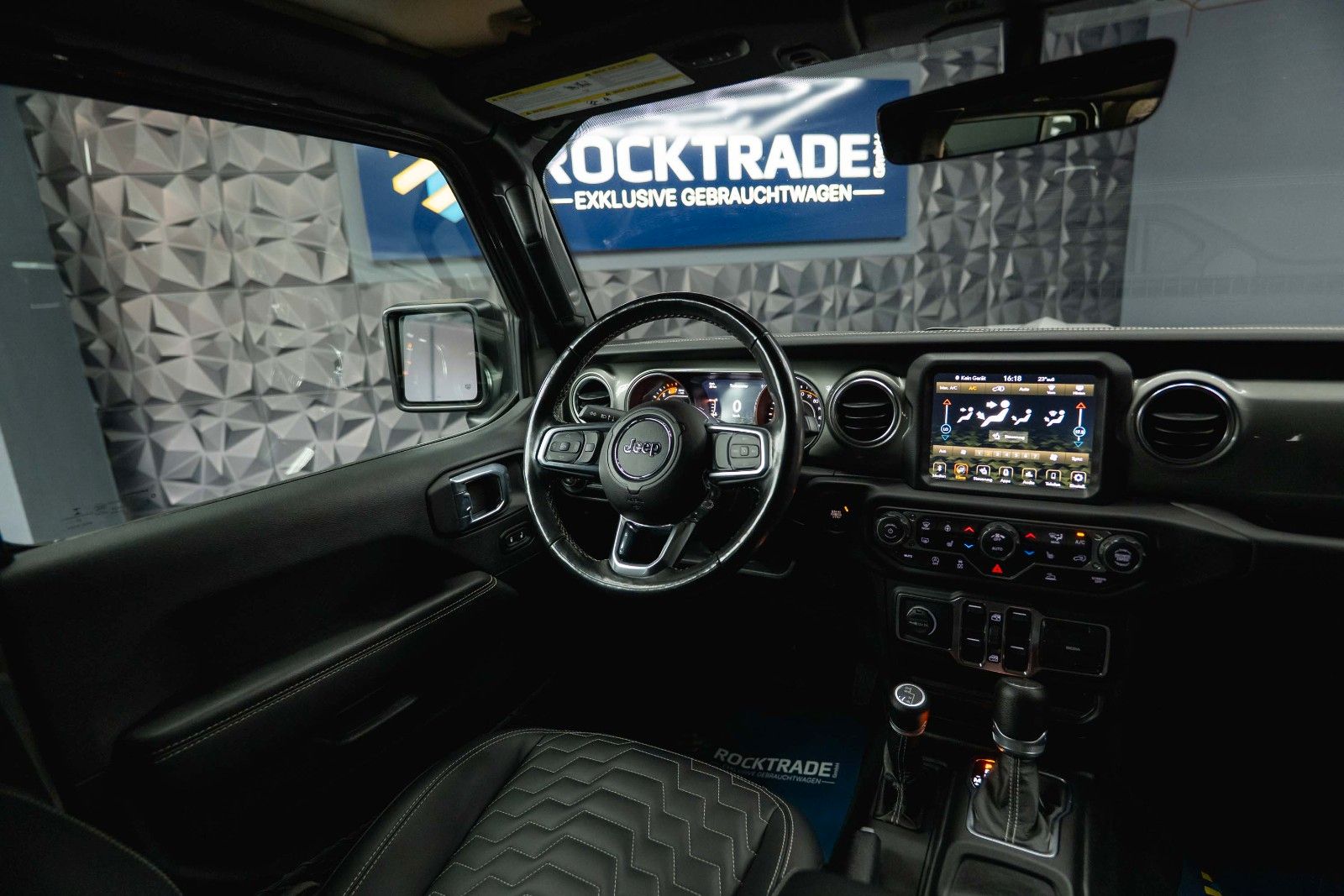 Fahrzeugabbildung Jeep Wrangler 2.0 T UNLIMITED SAHARA OFFROAD 4x4 LED
