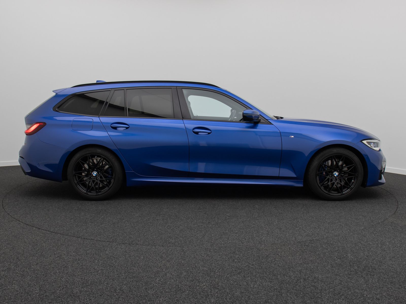 Fahrzeugabbildung BMW 330d M Sport Panorama HUD DAB Laser HiFi AHK