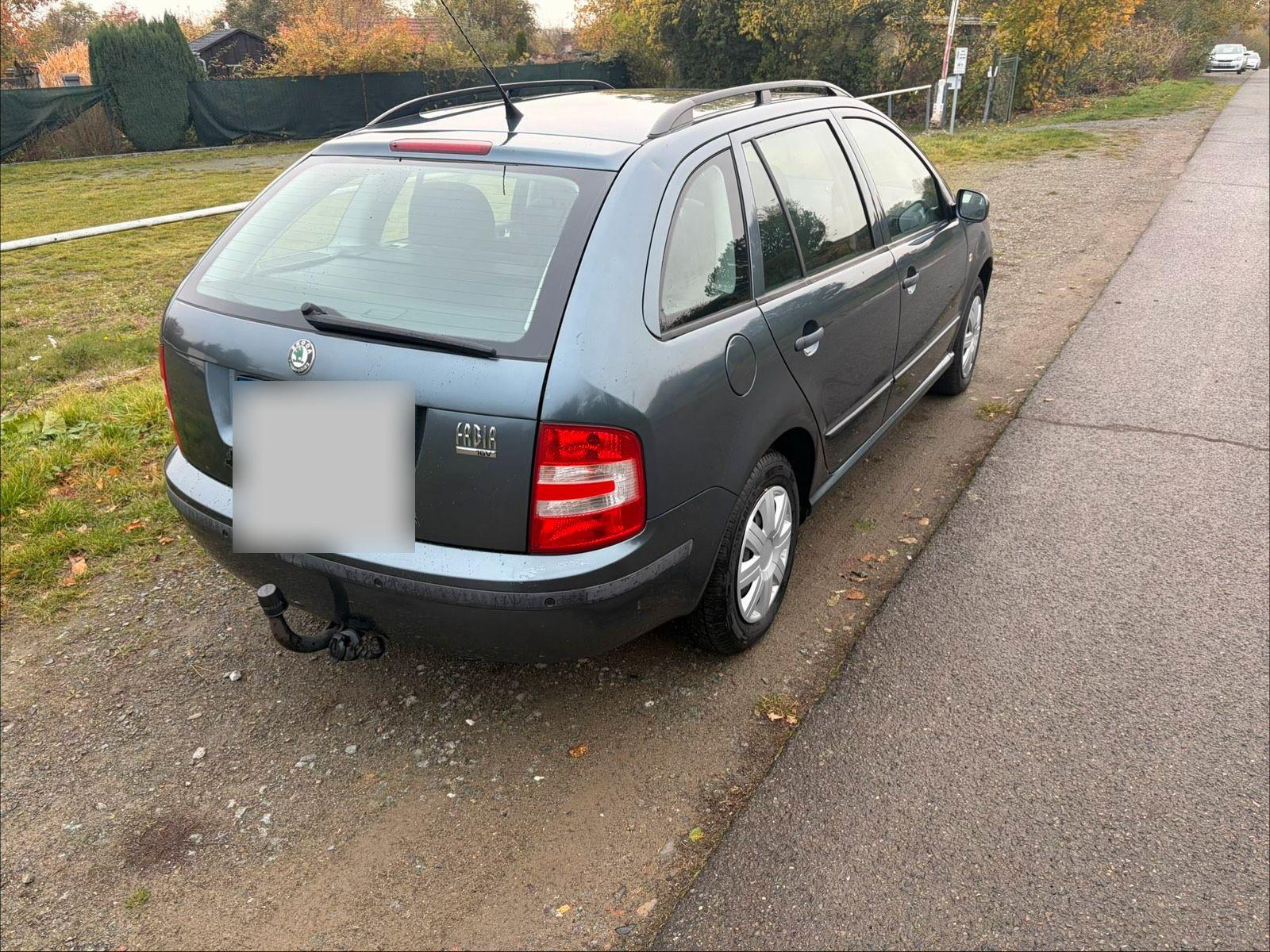 Skoda Fabia 2005 — салон
