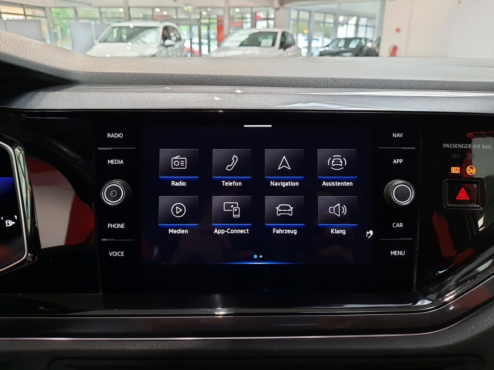 Fahrzeugabbildung Volkswagen Polo Style TSI DSG *Navi*Cam*LED*PDC*Sitzhzg*ACC