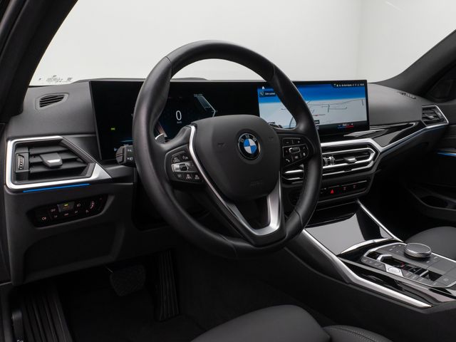 Foto Nummer 21: BMW 330i