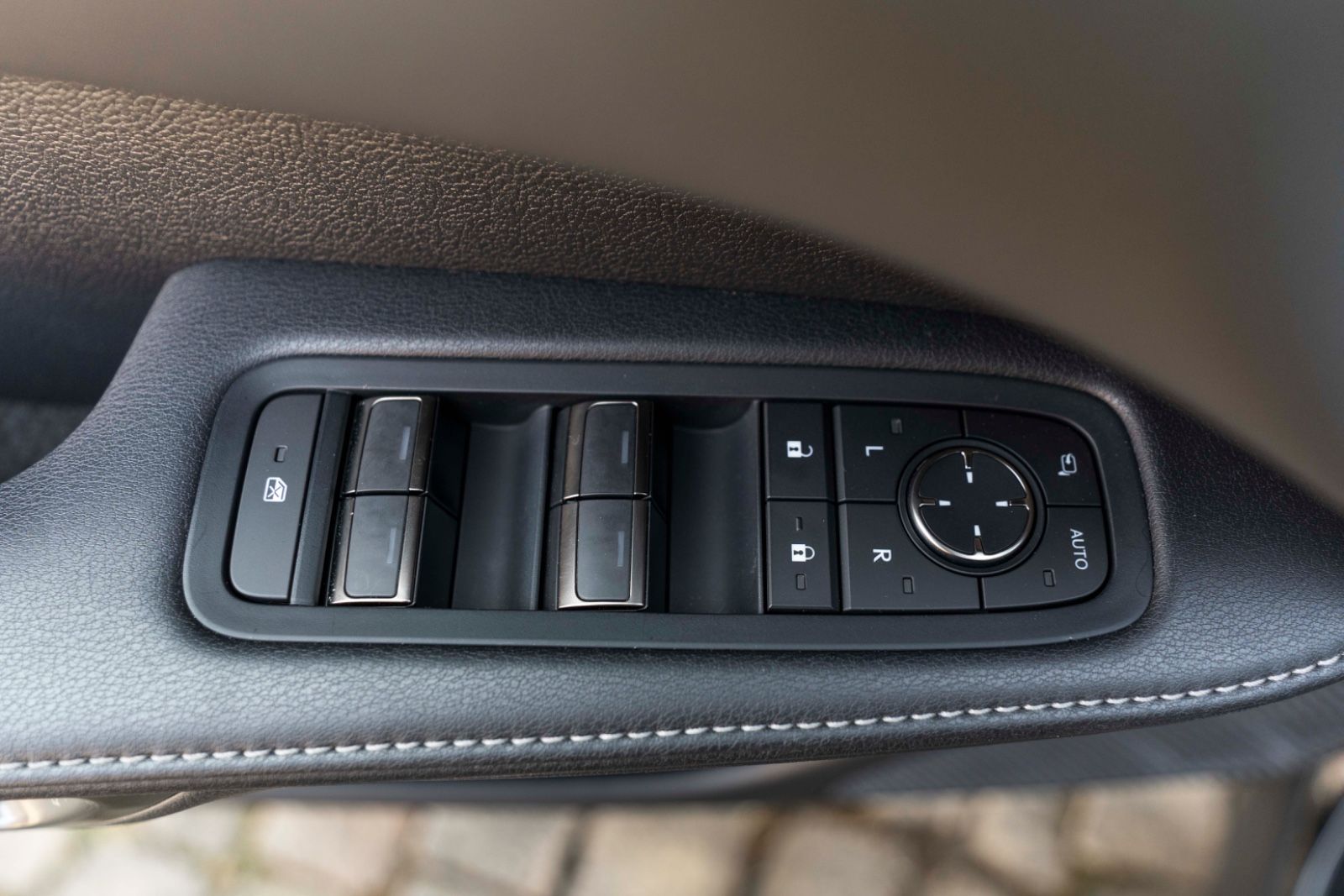 Fahrzeugabbildung Lexus RX 350H AWD 360° ACC TOTW SHZ/K CARPLAY