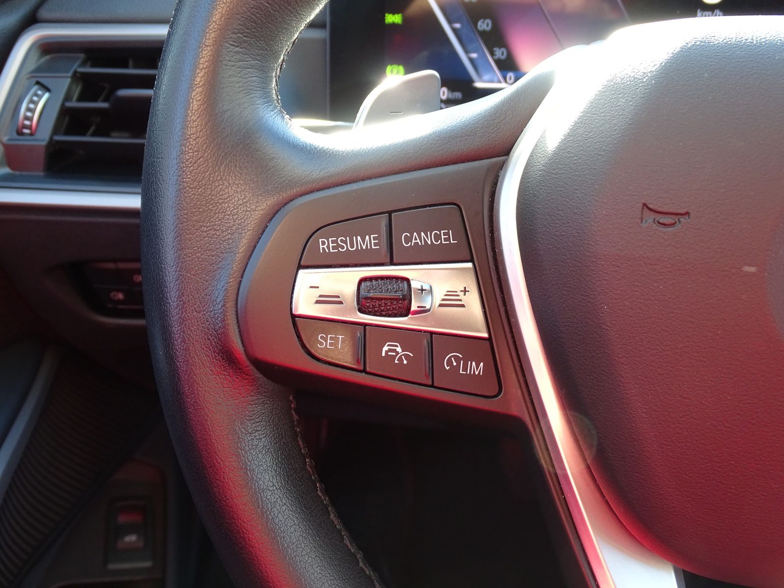 BMW 318d Advantage Aut. LED Navi Head-Up AHK Kamera foto 20