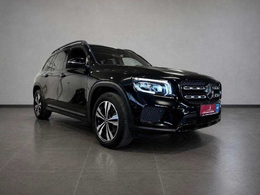 Image of Mercedes-Benz GLB 220