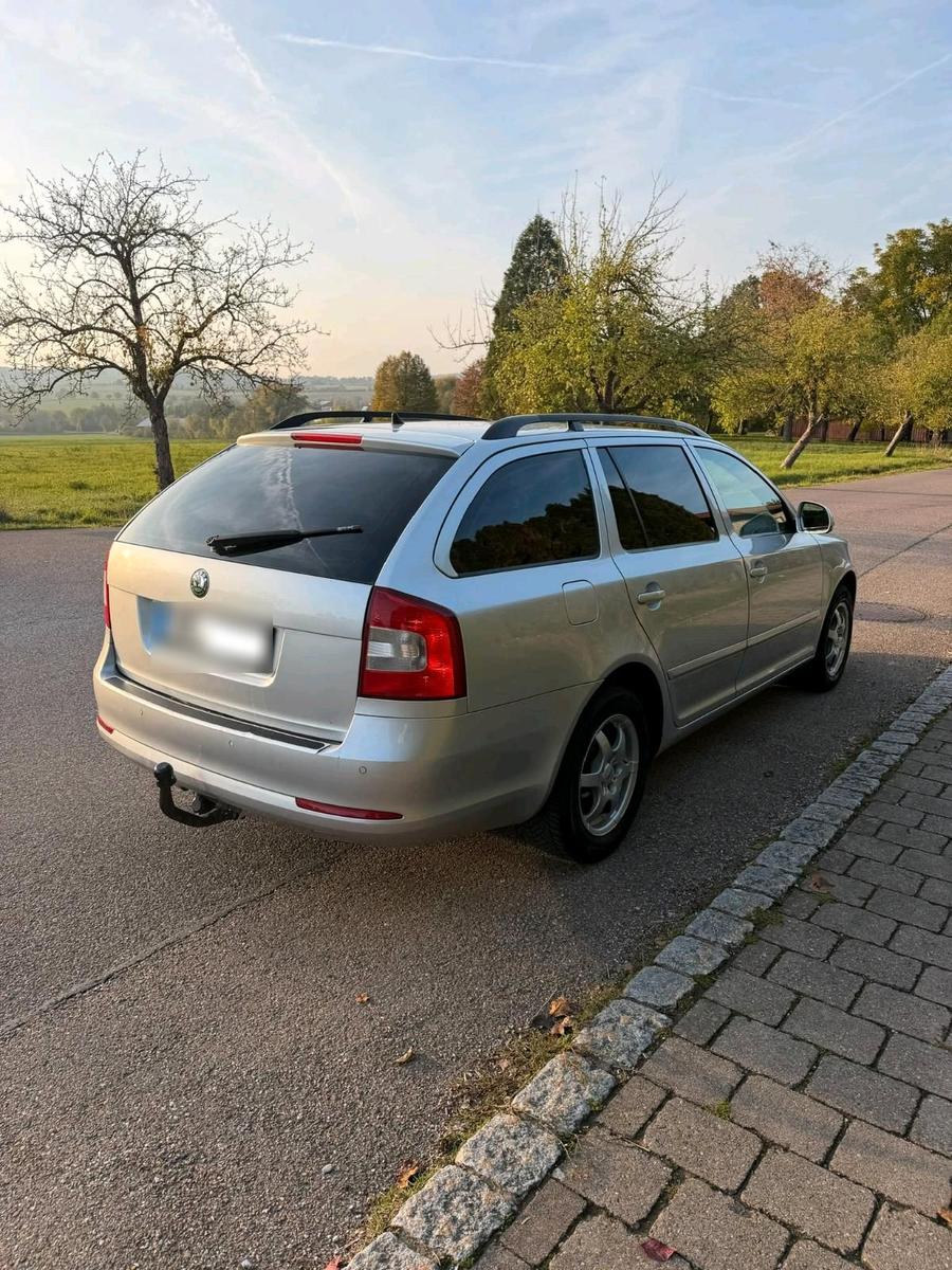 Skoda Octavia 2012 — салон