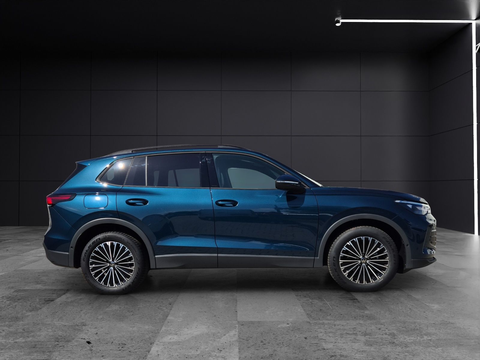 Fahrzeugabbildung Volkswagen Tiguan eTSI Life DSG LED AHK Navi AID ACC RFK SH