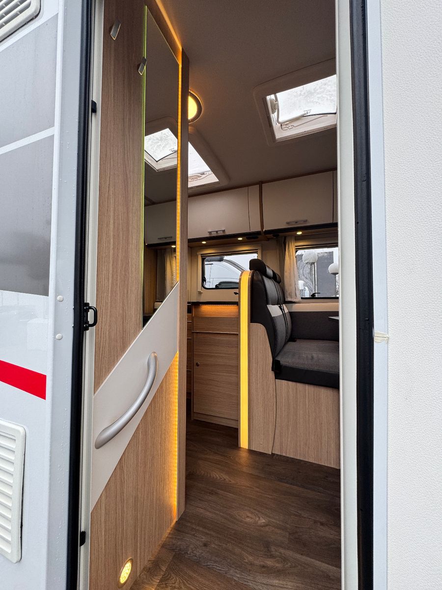 Fahrzeugabbildung Sunlight T69 L PANORAMA DACHKLIMA SAT NAVI QUEENSBETT WC+