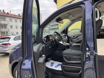 Mercedes V 220 - 11