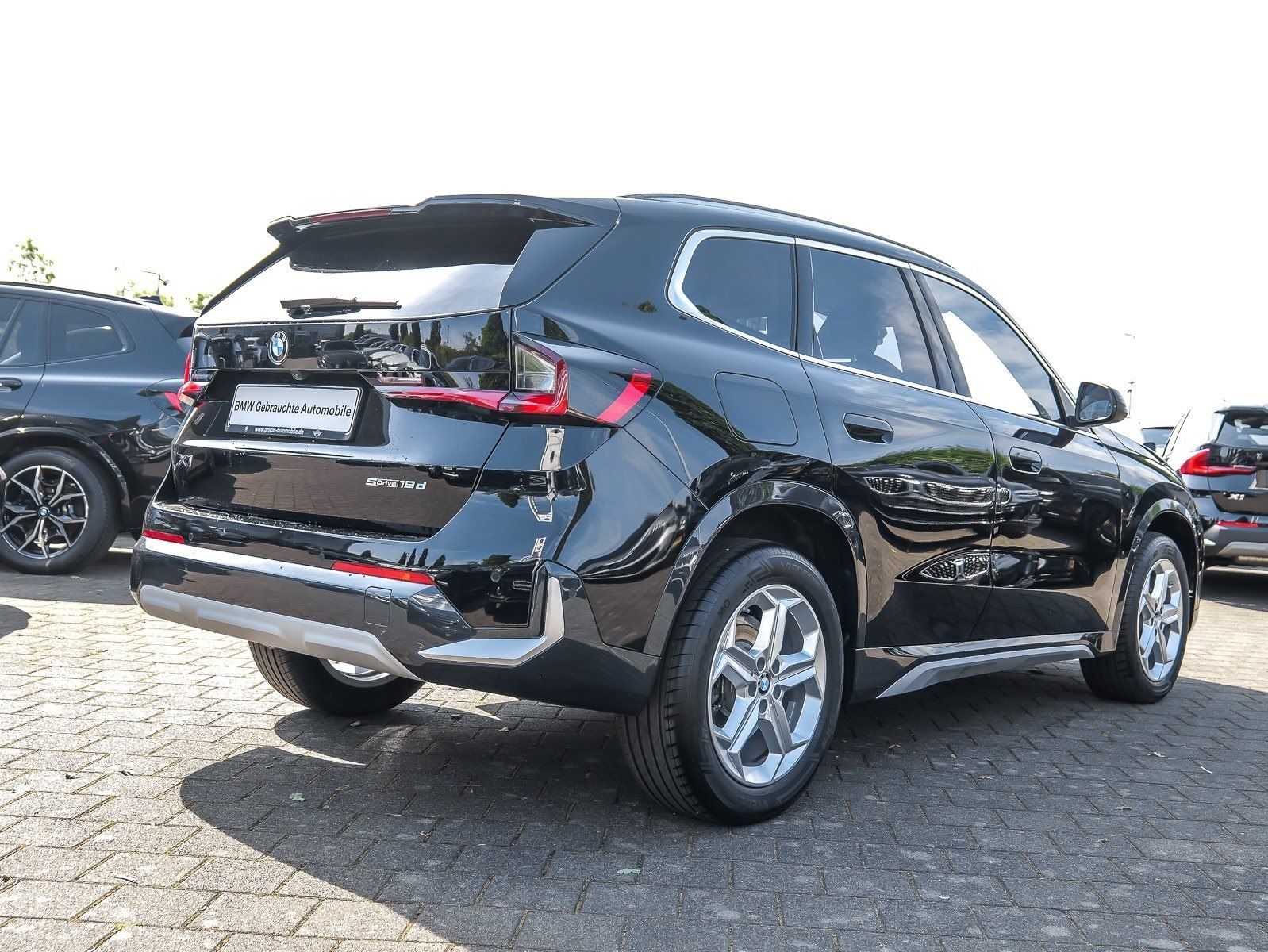 BMW X1 sDrive18d xLine AHK RFK NAVI LED PDC V H LM foto 2