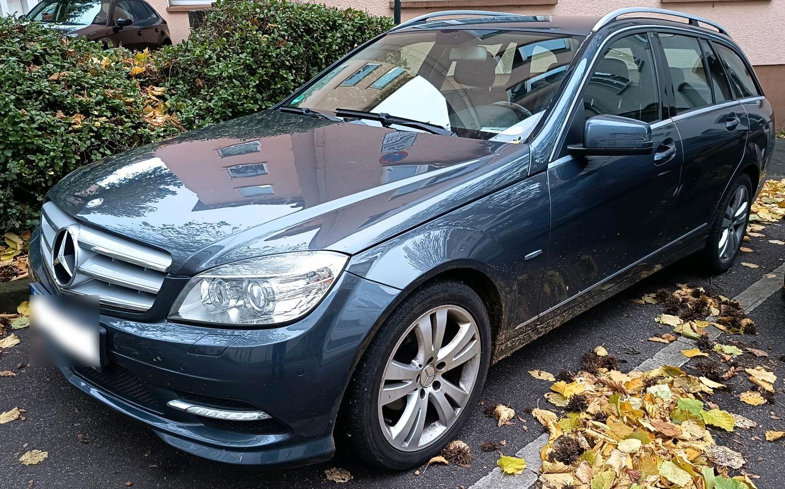 Mercedes-Benz C200 2011 — rear view